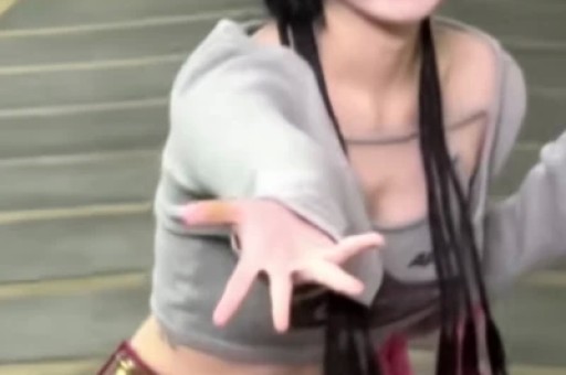 艺人撕破脸，资本曝黑料，丑闻缠住首富子。